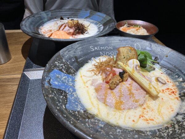 サーモンnoodle3.0のサーモンラーメン